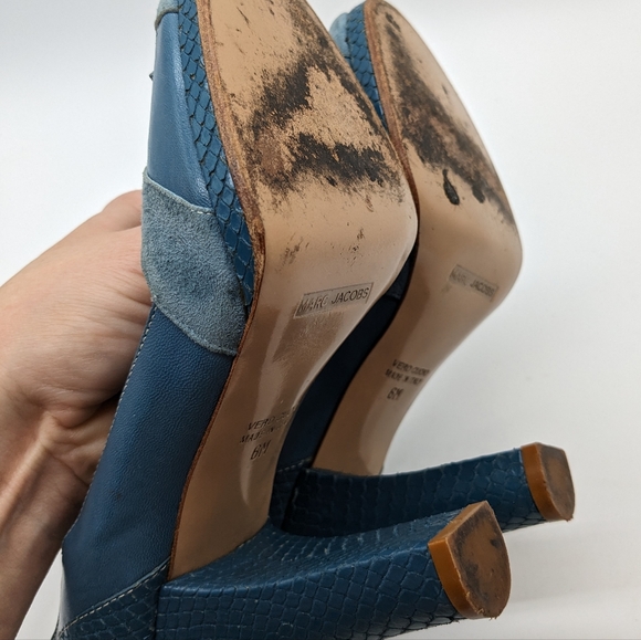 Marc Jacobs Italian-made Blue Suede Leather Cutouts Peep Toe Pumps Women's 6M - Picture 7 of 9